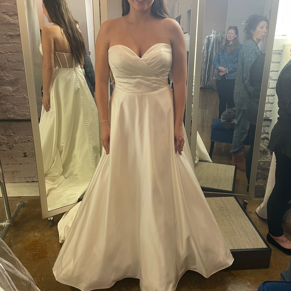 Wedding dress